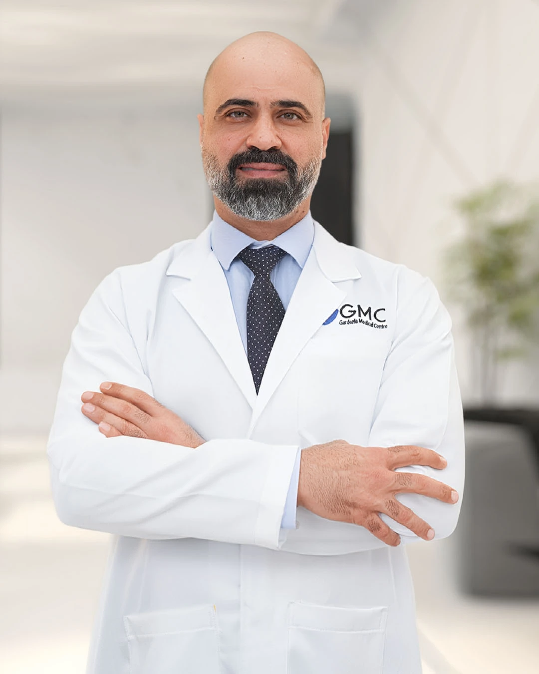 الدكتور أنس قنبر الحلاق - أخصائي الاستعاضة السنية بمجمع غاردينيا الطبي